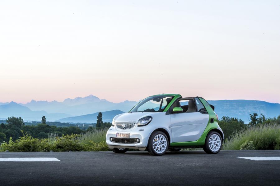  Smart ForTwo Prime Cabrio Electric Drive 2017 года  (WW) (фото 16 из 35)